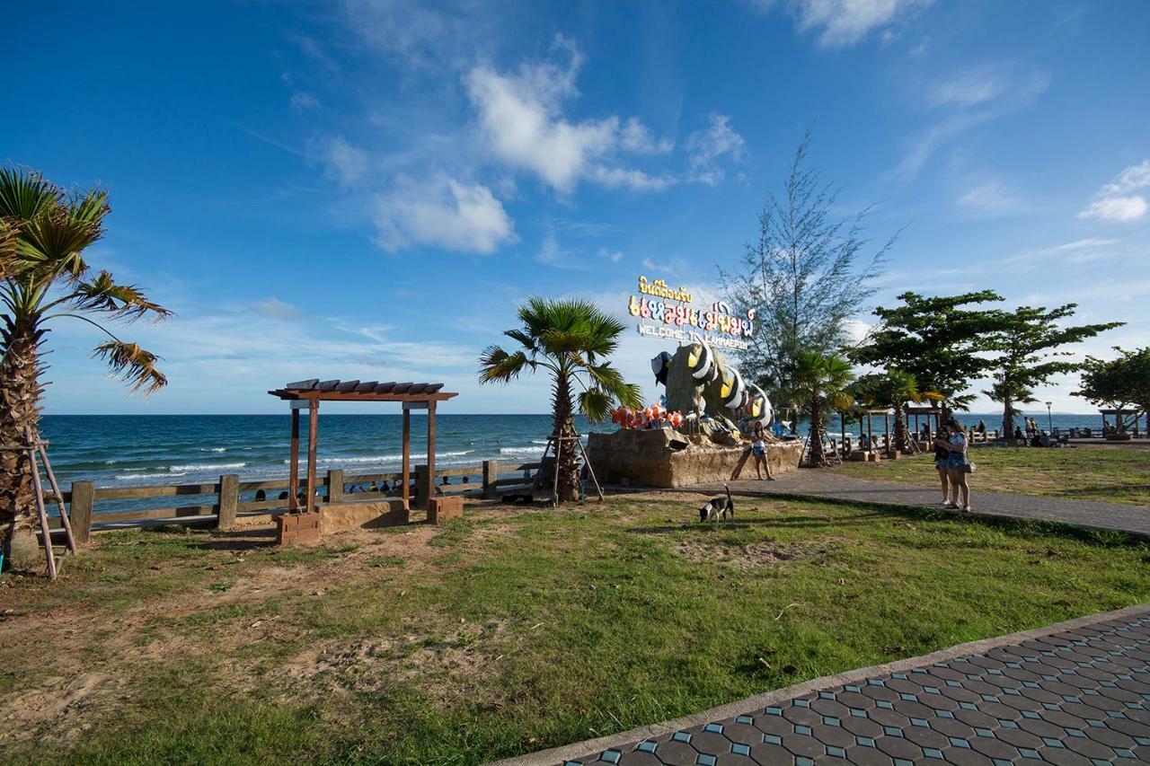 Grandbeach Condo By Malai Rayong Exterior photo